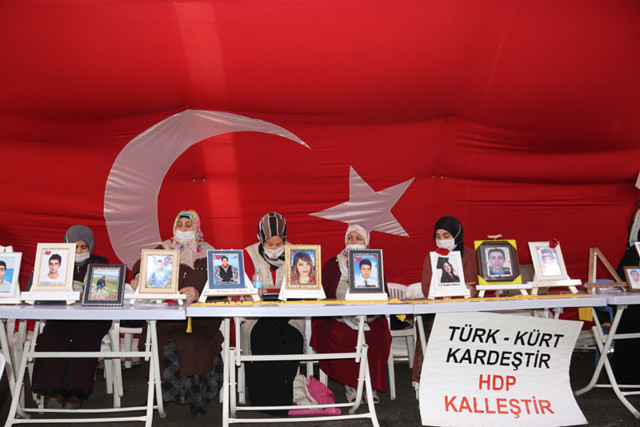 Diyarbakır annelerinden çocuklarına 'teslim ol' çağrısı - Resim: 0