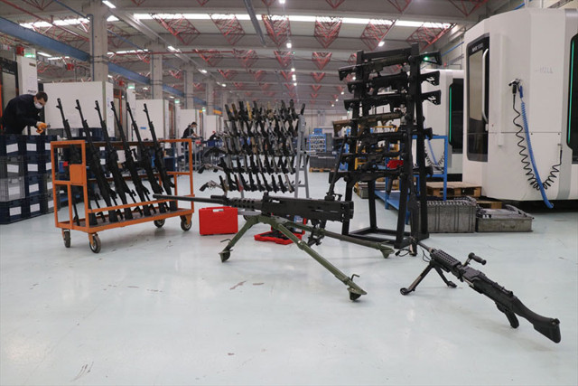 Yerli ve milli makineli tüfek 'SAR 762 MT' güvenlik güçlerinin destekçisi olacak - Resim: 1