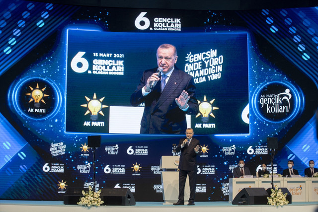 Erdoğan'dan uyarı: Bu tür ihanetlerin sonu acı şekilde bitmiştir - Resim: 0