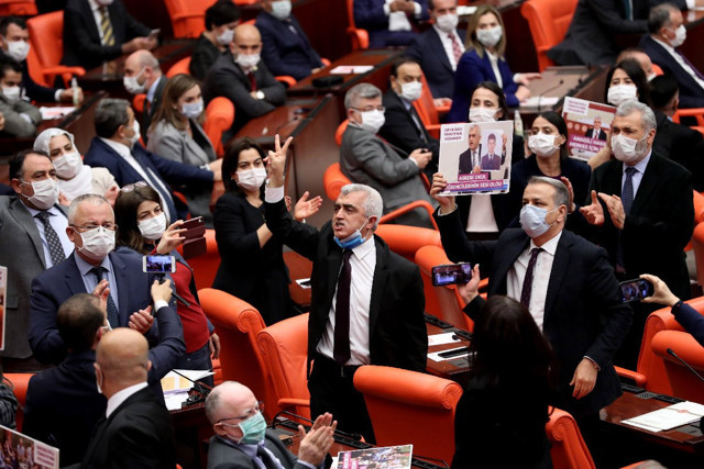 HDP'li Ömer Faruk Gergerlioğlu'nun milletvekilliği düştü! AK Partili eski vekil slogan attı - Resim: 1