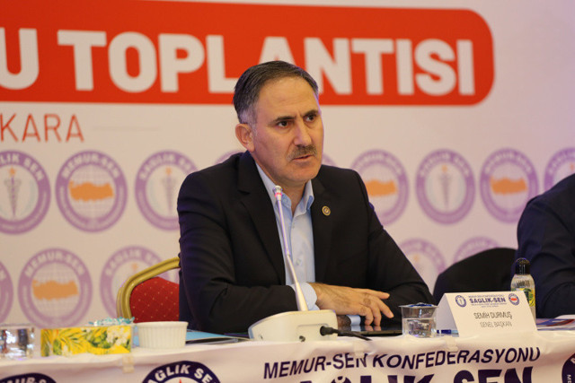 Sağlık Bakanı Koca'dan sağlık çalışanlarına ek ücret müjdesi! Hakkaniyet eksikliğinin farkındayız - Resim: 0