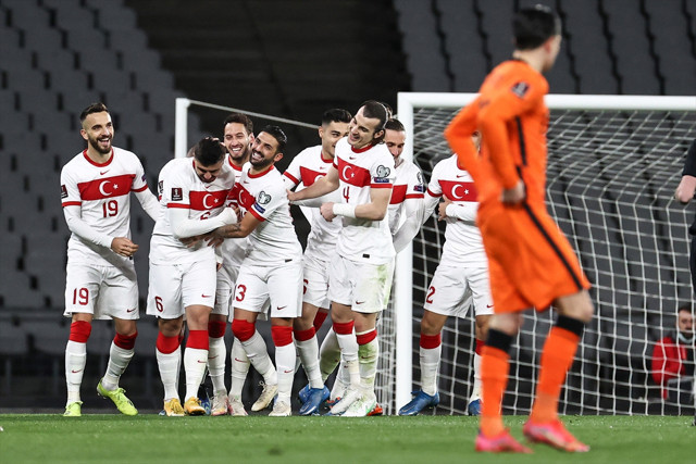 Türkiye Hollanda maçı golleri ve geniş özeti - Resim: 2