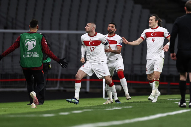 Burak Yılmaz'dan Ronaldo'lu istatistiğe dikkat çeken yanıt - Resim: 1