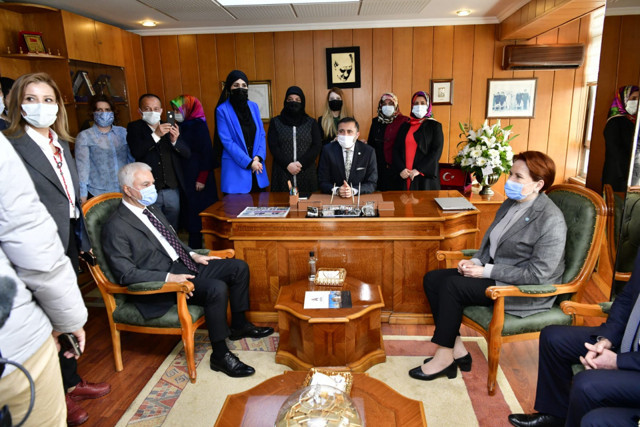 Meral Akşener'den 'üçüncü ittifak arayışı' iddiasına cevap! 'O tuzağa düşmeyeceğiz' - Resim: 0