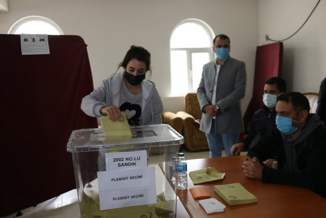 Elazığ'da referanduma gidilen köyden ‘evet’ çıktı - Resim: 0