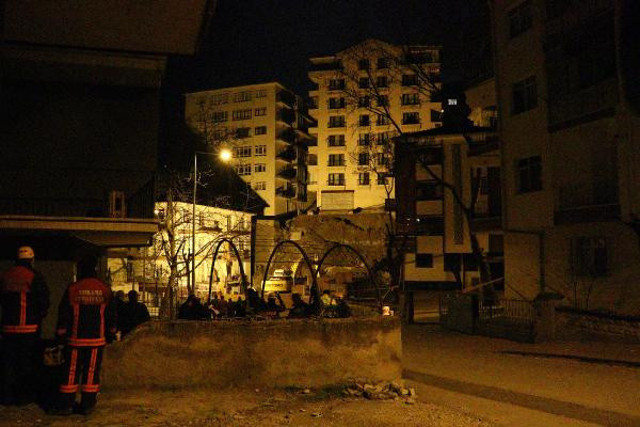 Ankara'da inşaat kabusu! Gece yarısı büyük bir çatırtıyla paniklediler 21 bina boşaltıldı - Resim: 0