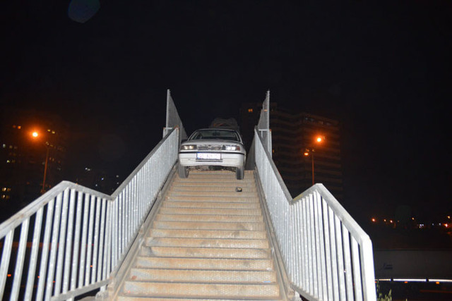 Adana'da yaya üst geçidinde gelen yayalar gözlerine inanamadı - Resim: 1