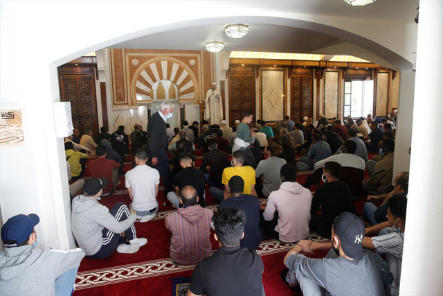 İspanya'da ezan, minareden yüksek sesle sadece Granada'daki Ulu Cami'nde okunuyor - Resim: 1