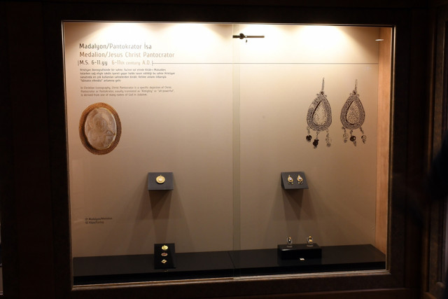 Çorum'da bulunan Pantokrator İsa Madalyonu büyük ilgi görüyor - Resim: 1