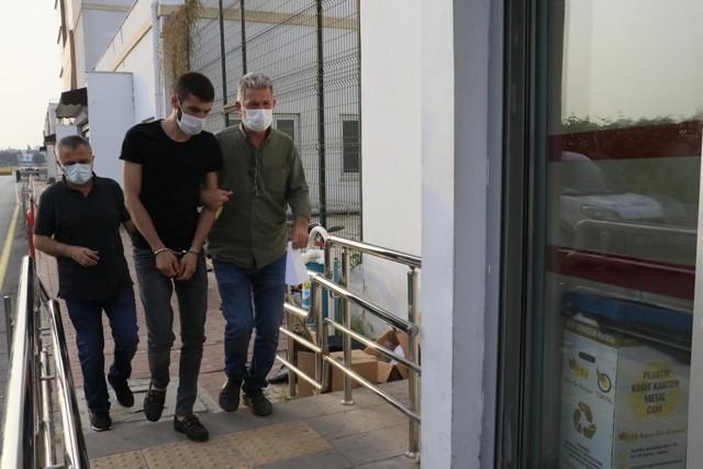 Adana'da 98 firariye operasyon! Çok sayıda kişi yakalandı - Resim: 1