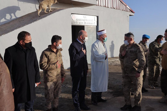 İçişleri Bakanı Süleyman Soylu, bayram namazını Düz Tepe Üs Bölgesi'nde kıldı - Resim: 0