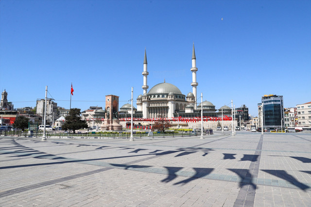 İstanbul'da bayramın 2. günü! Tam kapanma sakinliği sürüyor - Resim: 0