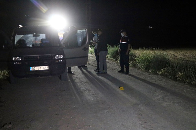 Afyonkarahisar'da karısıyla ilişkisi olduğundan şüphelendi kişiyle yolda karşılaştı sonrası korkunç - Resim: 0