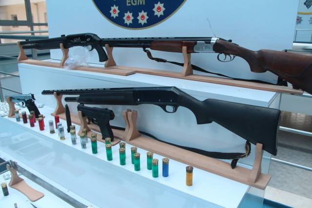 Adana’da ‘aşk’ vaadi ile dolandıran çeteye operasyon: 42 gözaltı - Resim: 1