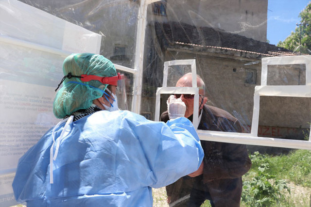 Kastamonu'da Kovid-19 vakalarının düşüşünde mobil PCR test aracı etkili oldu - Resim: 0