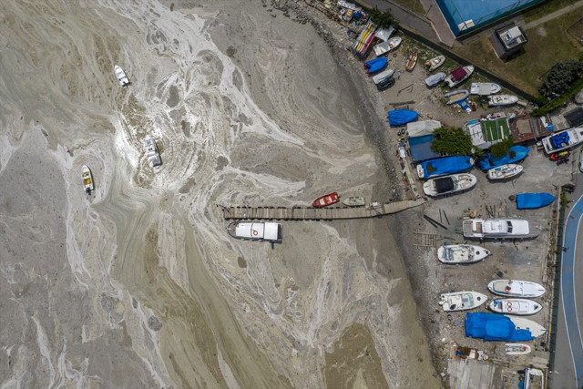 Bakan Kurum: Müsilaja karşı Türkiye'nin en büyük deniz temizleme seferberliği başlatıyoruz - Resim: 2