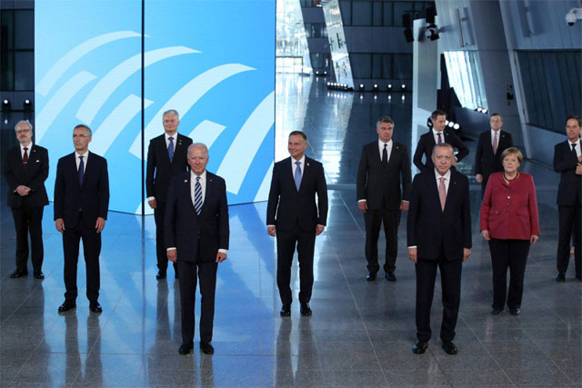 Cumhurbaşkanı Erdoğan ile ABD Başkanı Biden'dan ayaküstü ilk görüşme - Resim: 0