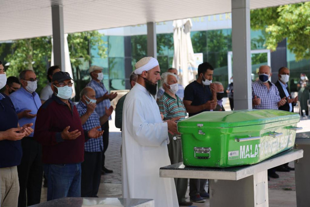 Malatya'da ölen yakınlarını son kez görmek isteyince hayatlarının şokunu yaşadılar - Resim: 0
