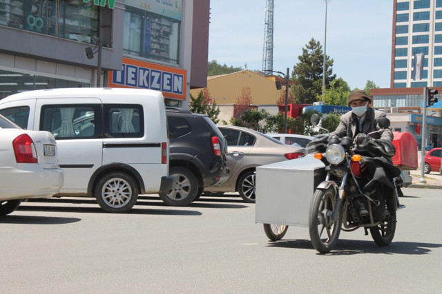Kastamonu'da sıfır motosiklet başına bela oldu! Namık amca sürekli durduruluyor - Resim: 2