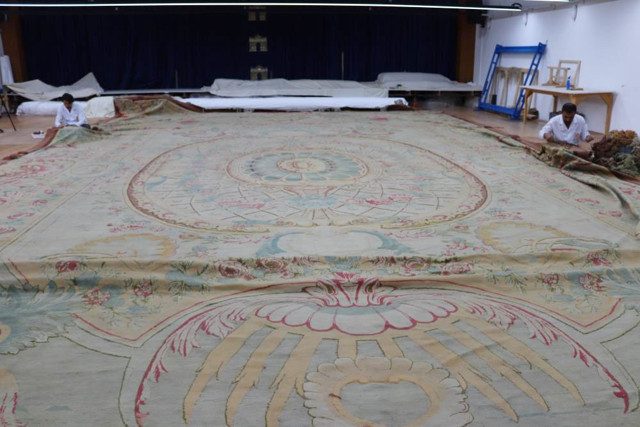 Dolmabahçe Sarayı'nın 119 yıllık halısı restore ediliyor - Resim: 0