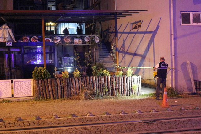 Kocaeli'de tuvalet yapma tartışmasında silah ve bıçak çekildi: 3 yaralı - Resim: 0