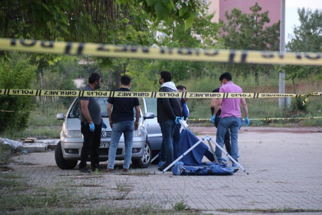 Eskişehir'de fakültede diktiği ağaçları ziyarete giden profesör kalp krizine yakalandı - Resim: 0