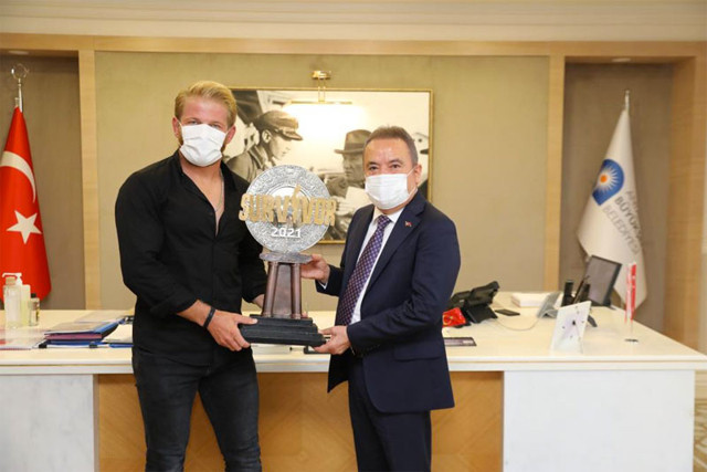 Survivor şampiyonu İsmail Balaban'dan Başkan Böcek'e ziyaret - Resim: 1