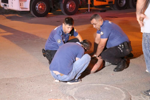Sakarya'da alkollü şahıs 'beni öldürecekler' deyip zor anlar yaşattı - Resim: 1