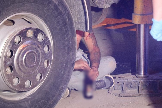 Sakarya'da alkollü şahıs 'beni öldürecekler' deyip zor anlar yaşattı - Resim: 0