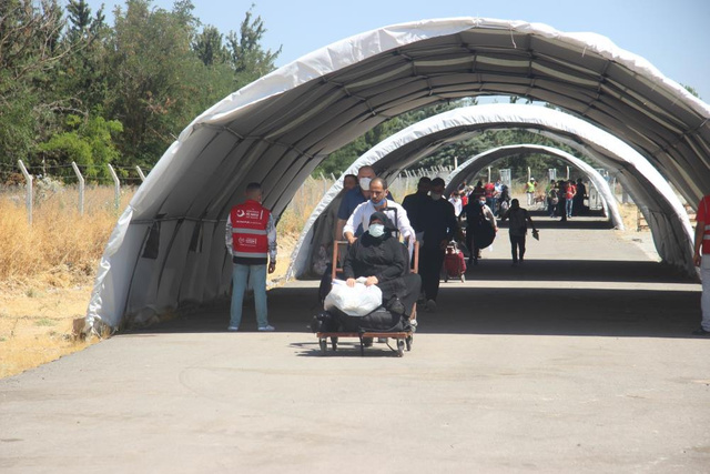 Suriyelilerin bayram için Kilis'ten ülkelerine yolculuğu başladı - Resim: 1