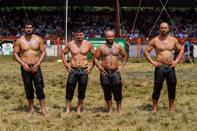 Kırkpınar'da çeyrek final kıran kırana geçti! Yarı finalist başpehlivanlar belli oldu - Resim: 2