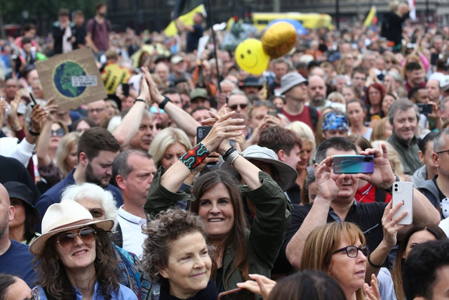 4 Avrupa ülkesinde koronavirüs önlemleri protesto edildi 'Kısıtlamalara hayır' - Resim: 4