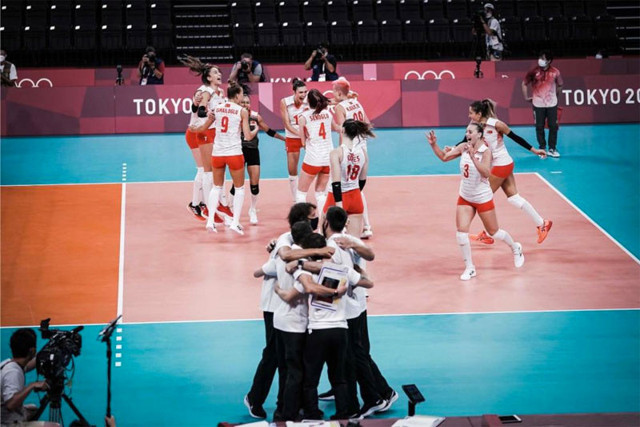 A Milli Kadın Voleybol Takımı son olimpiyat şampiyonu Çin'i 3-0 yendi - Resim: 0