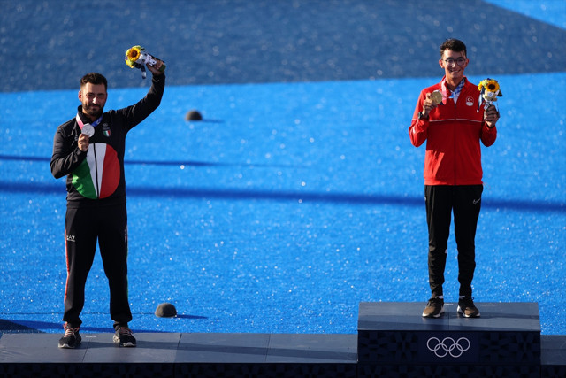 Milli okçu Mete Gazoz tarihimizde ilki başardı! Olimpiyatlarda altın madalyayı kazandık - Resim: 1