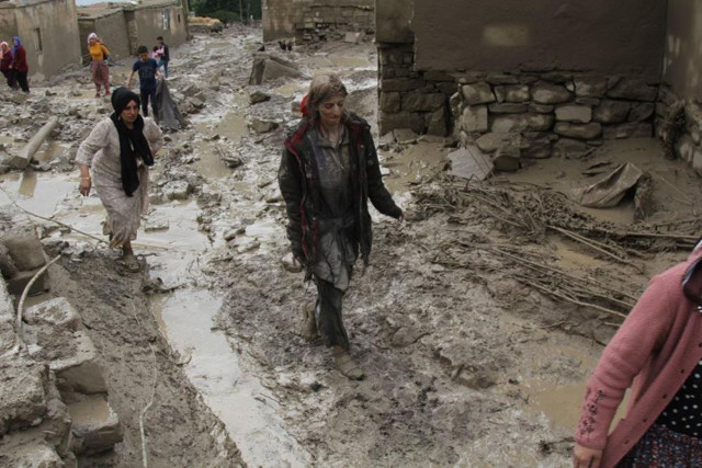 Van Başkale'de sel felaketi! Onlarca yapı yıkıldı bir kadın son anda kurtarıldı - Resim: 1