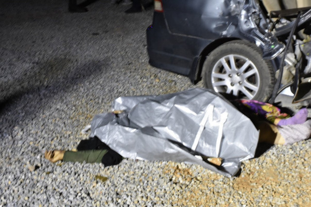 Adıyaman'da korkunç kaza! Otomobiller kafa kafaya çarpıştı: 3 ölü 4 yaralı - Resim: 2