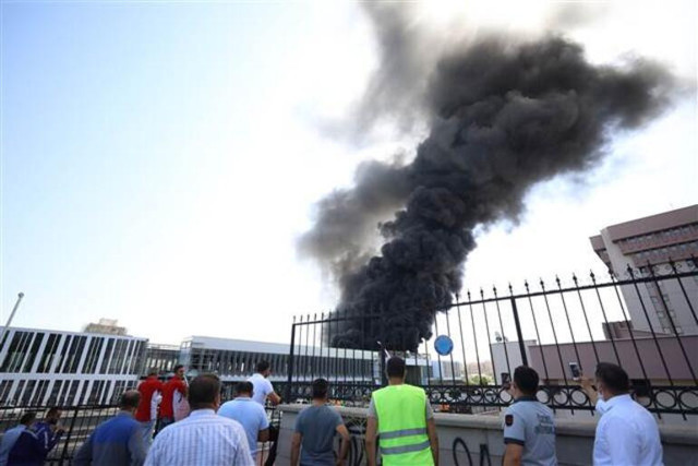 Ankara'da YHT Gar binasının yanında yangın paniği! Vali Vasip Şahin'den açıklama - Resim: 1