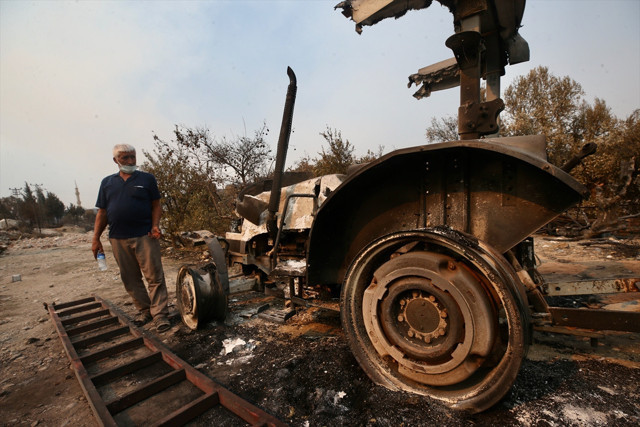 Yangın söndürürken traktörleri yanan iki çiftçiye sevindiren haber - Resim: 3