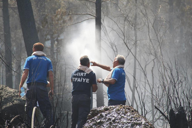 Siirt'ten Antalya'ya yardım için geldiler İtfaiye müdürünün ailesiyle duygu dolu görüşmesi - Resim: 2
