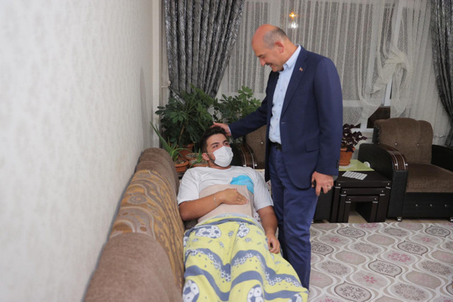 Bakan Süleyman Soylu, Emirhan Yalçın'ın ailesini ziyaret etti - Resim: 2