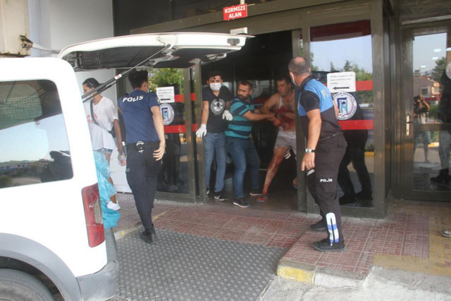 Yemek yerken annesini  10 bıçak darbesiyle öldürdü! Muğla'daki evlat vahşeti - Resim: 0