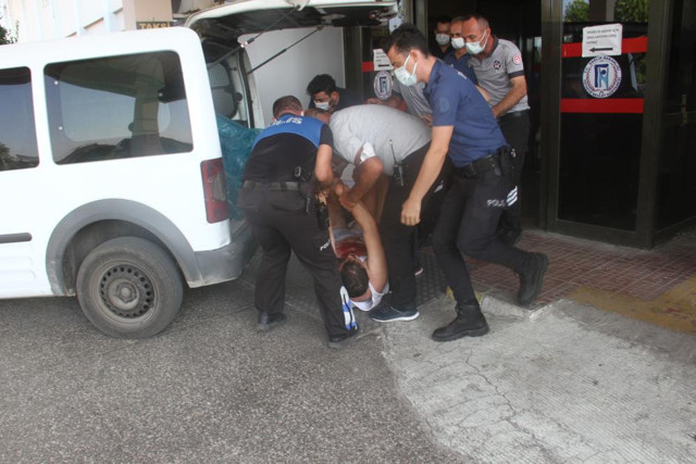 Yemek yerken annesini  10 bıçak darbesiyle öldürdü! Muğla'daki evlat vahşeti - Resim: 1