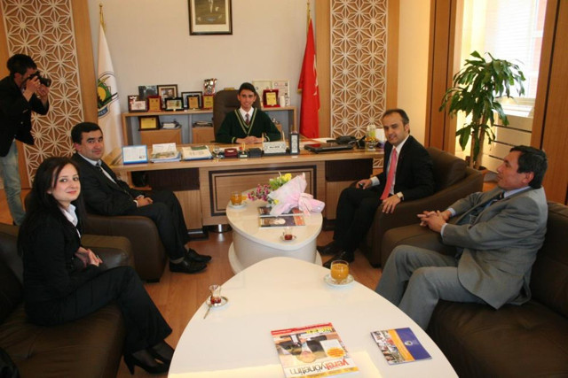 Belediye başkanı, 11 yıl önce 23 Nisan’da koltuğuna oturan gencin nikahını kıydı - Resim: 0