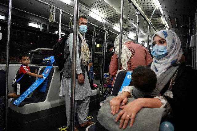 Dünya bu anı bekliyordu! Kabil’den ilk sivil yurtdışı uçuş 113 yolcuyla yapıldı - Resim: 1