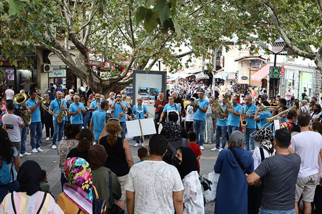 Dikkat! Her an müzik çıkabilir - Resim: 1