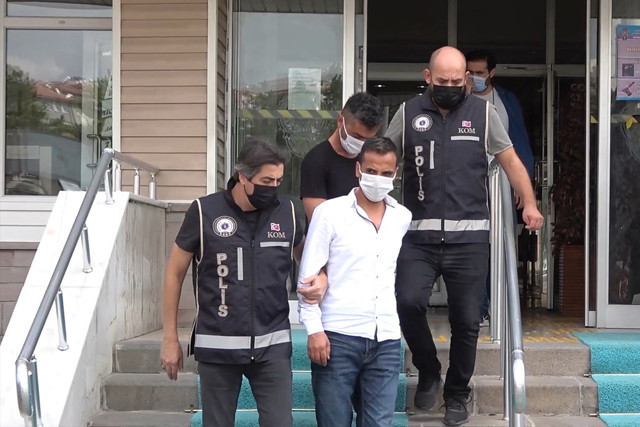 Sınavda maskesinde kamera kulağında böcekle yakalamıştı! Tam 6 defa denemiş - Resim: 1