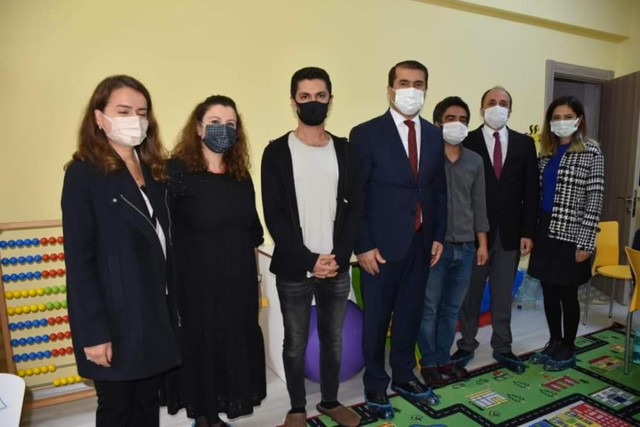 Öğretmeni sınıftan kovmuştu Kemalpaşa Kaymakamı öğretmenden özür diledi - Resim: 1