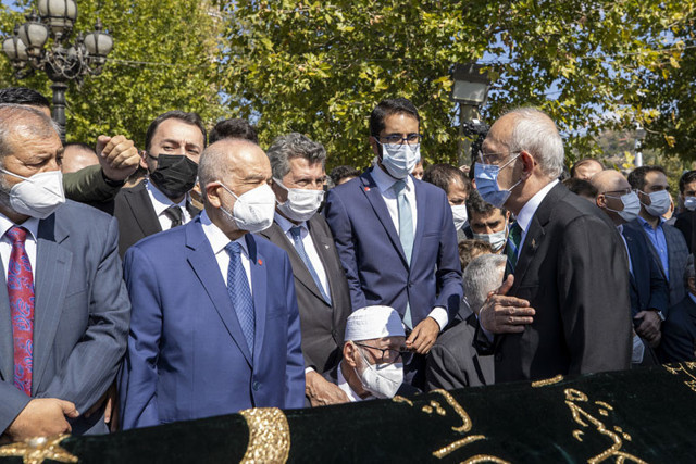 Oğuzhan Asiltürk son yolculuğuna uğurlandı - Resim: 0