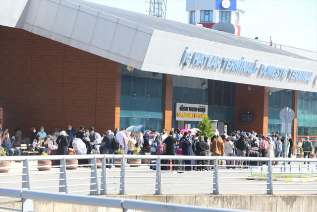 Bomba alarmı verildi Trabzon Havalimanı'nda acil iniş! - Resim: 1