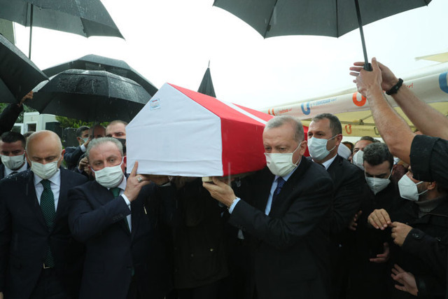 AK Parti İstanbul Milletvekili İsmet Uçma son yolculuğuna uğurlandı - Resim: 1